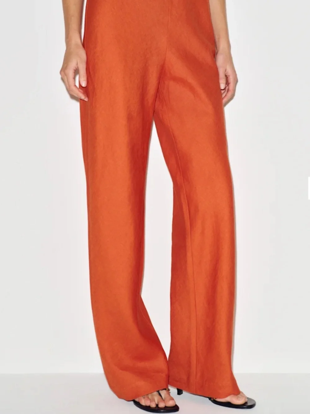NWT Reformation Gale Linen Mid Rise Pant. Color Chili Mango. Size M
